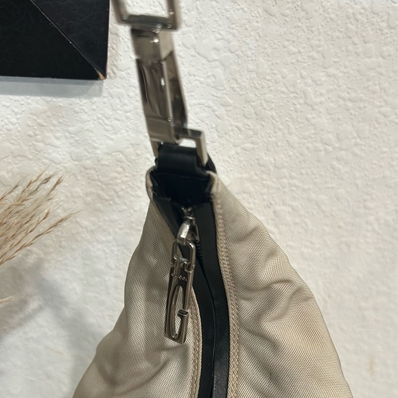 Gucci  beige Nylon Large Hobo Handbag - Picture 6 of 13